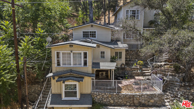 11344 Santol Drive, Sylmar CA: https://media.crmls.org/mediaz/91b93747-871f-490c-9bff-e635230652e6.jpg