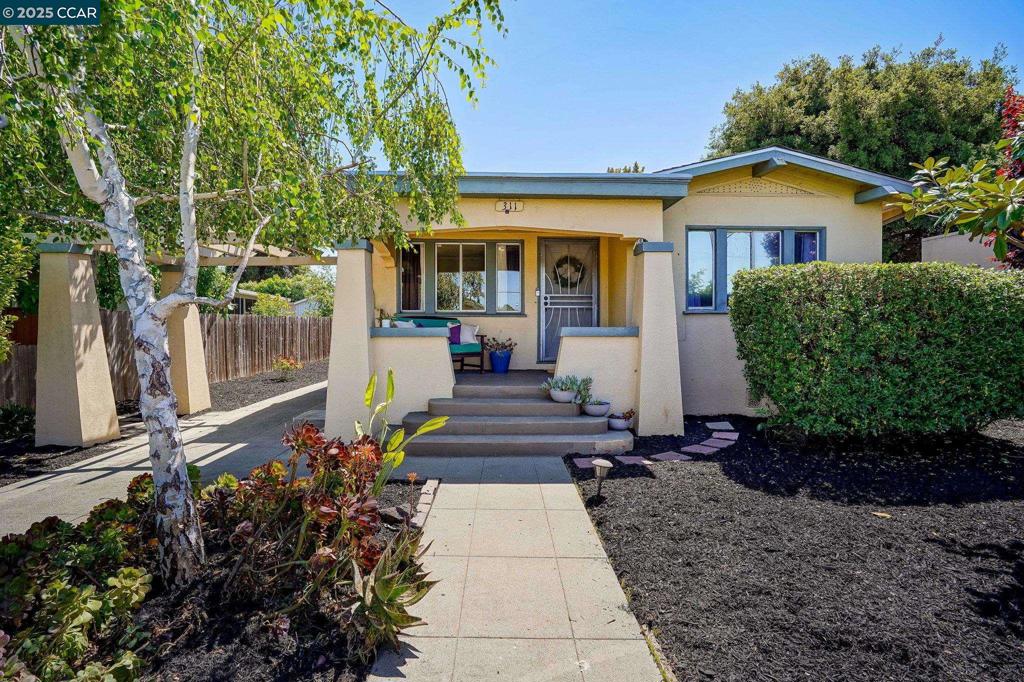 311 Railroad Ave