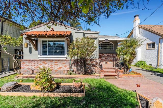 284 Garcia Avenue, San Leandro CA: https://media.crmls.org/mediaz/91b9d39e-3189-4e1b-b68b-07651166bec2.jpg