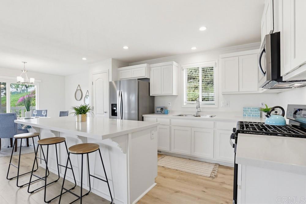 525 W El Norte Parkway #348