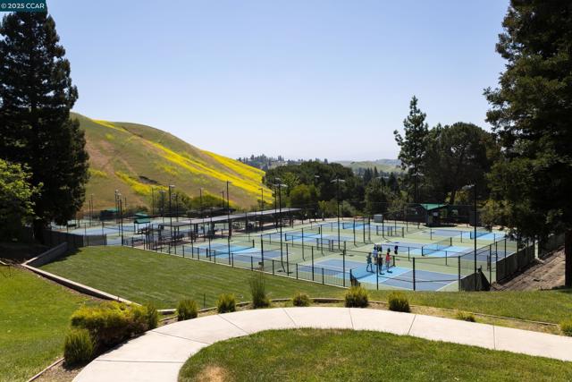 5427 Blackhawk Dr, Danville CA: https://media.crmls.org/mediaz/91bb56c4-a170-4e09-bc65-cb1a6d221319.jpg