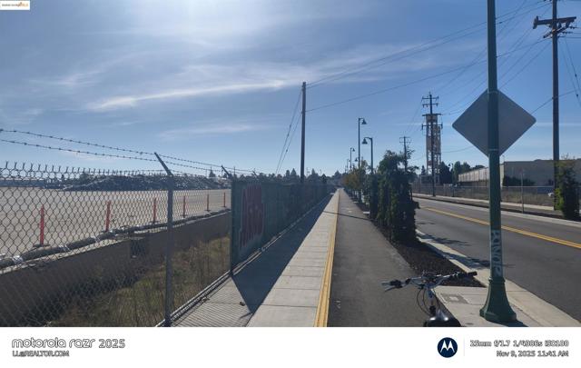 3532 San Leandro St, Oakland CA: https://media.crmls.org/mediaz/91bbacd3-4541-4aca-8e5c-ab7d5ac63716.jpg