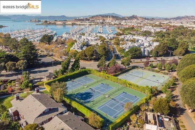 96 Bayside Ct, Richmond CA: https://media.crmls.org/mediaz/91bbe68c-afd2-4cb7-b60e-5bad1e498dba.jpg