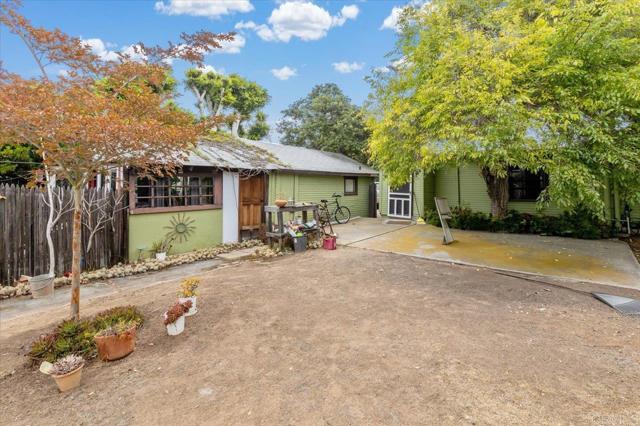 334 Date Avenue, Carlsbad CA: https://media.crmls.org/mediaz/91bc9f66-c96a-4f74-98b2-ddfecf7cc1cd.jpg