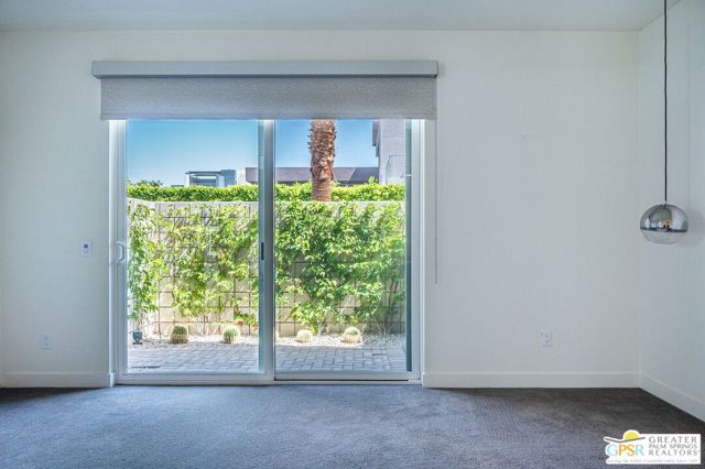 1007 Ziel Drive, Palm Springs CA: https://media.crmls.org/mediaz/91bd85c8-5285-4390-b4fb-cb26423748fd.jpg