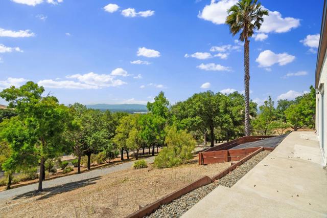 1822 Saint Andrews Court, Milpitas CA: https://media.crmls.org/mediaz/91bd92d5-3643-4a00-97f1-282aa36b5a0d.jpg