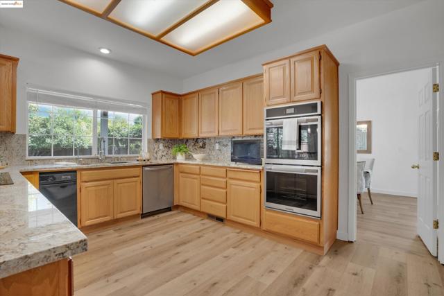 805 Devonshire Loop, Brentwood CA: https://media.crmls.org/mediaz/91be7fce-fbfe-4cb9-8539-6881d355425c.jpg