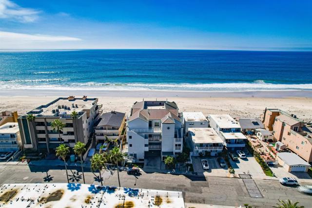 1362 Seacoast Dr, Imperial Beach CA: https://media.crmls.org/mediaz/91bffe45-61dc-4f4b-9cd4-4134f047c749.jpg