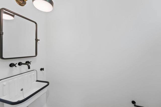 4200 Glenwood Drive, Scotts Valley CA: https://media.crmls.org/mediaz/91c0939e-8925-43a3-bd97-b3e52ffbaabf.jpg