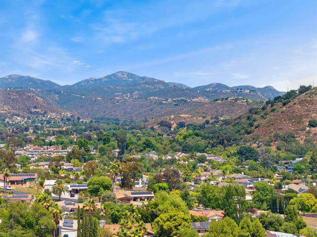 14637 Poway Mesa Dr, Poway CA: https://media.crmls.org/mediaz/91c0d9ed-ac10-45fe-9ad9-8c30c5353d83.jpg