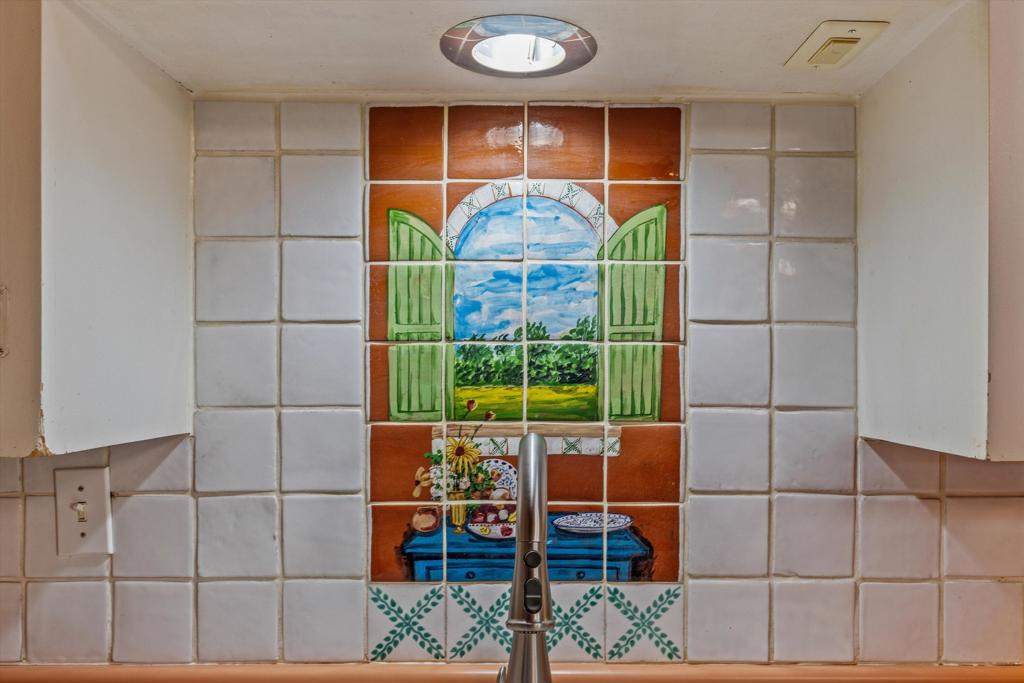 https://media.crmls.org/mediaz/91c216f0-54b1-4bcd-8d83-17212c3db0b1.jpg?preset=X-Large