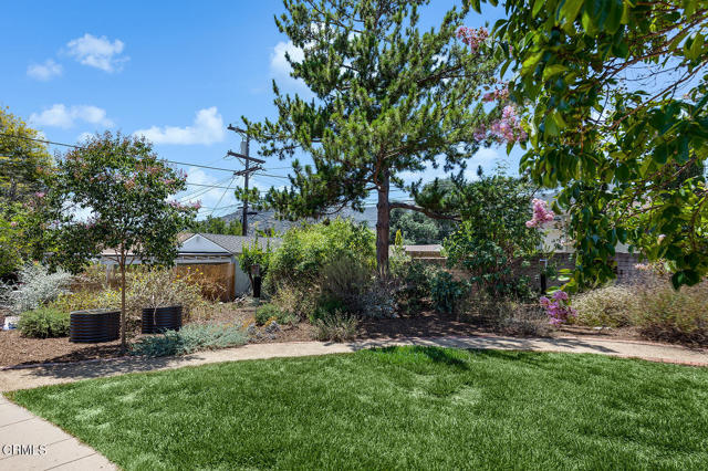 3255 Castera Avenue, Glendale CA: https://media.crmls.org/mediaz/91c249d7-8940-44fa-a347-1a95686ef0e2.jpg
