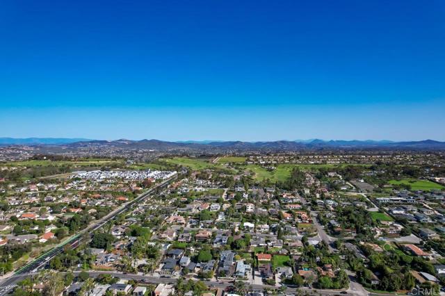 803 Saxony Road, Encinitas CA: https://media.crmls.org/mediaz/91c263cf-574a-4296-9720-413bc896d133.jpg