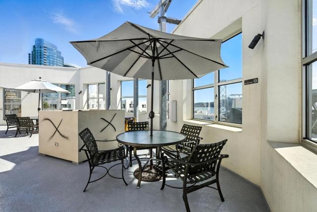 400 Beale Street, San Francisco CA: https://media.crmls.org/mediaz/91c34a86-75f2-44d4-95e5-429455cbd747.jpg