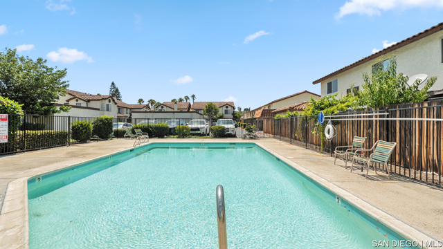 209 Espanas GLN, Escondido CA: https://media.crmls.org/mediaz/91c34ac6-f2c8-42fa-aad2-00fc17276477.jpg