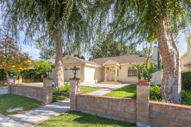 Detail Gallery Image 3 of 70 For 4926 Crown Ave, La Canada Flintridge,  CA 91011 - 3 Beds | 3/1 Baths