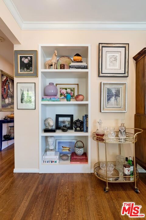4365 Elenda Street photo 7