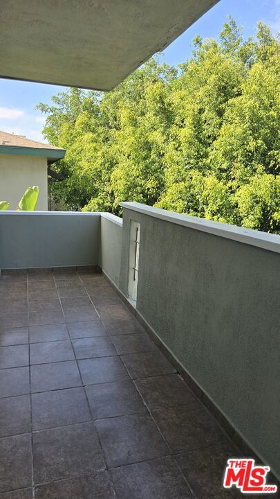 350 S Hobart Boulevard, Los Angeles CA: https://media.crmls.org/mediaz/91c452b1-fc1c-40c5-b6e3-8eb7d5ff3e04.jpg
