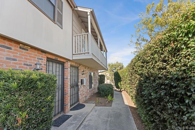 11941 Royal Rd, El Cajon CA: https://media.crmls.org/mediaz/91c47839-6e5a-4661-847c-9e86e9a4df47.jpg