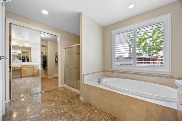 2132 Gold Poppy St, Brentwood CA: https://media.crmls.org/mediaz/91c50d76-8284-48b9-bd66-4004daf0f0a0.jpg