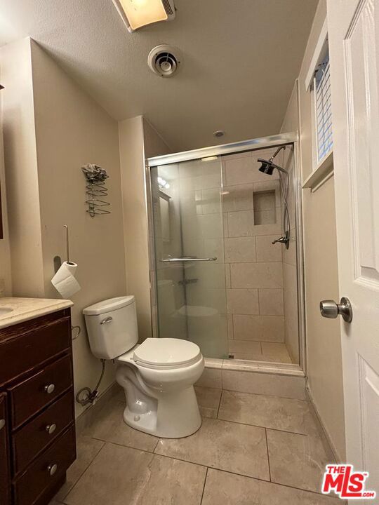 https://media.crmls.org/mediaz/91c5e187-af6a-4a52-aac2-2949713c22e2.jpg?preset=X-Large