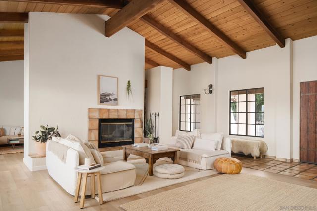 5615 Via Montellano, Bonsall CA: https://media.crmls.org/mediaz/91c5fede-cee2-42af-9066-08c16c03e54b.jpg