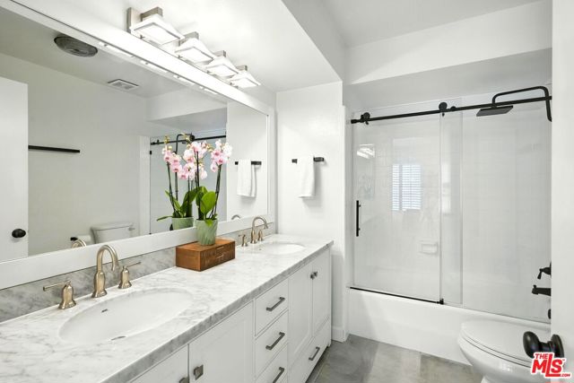 13012 Valleyheart Drive, Studio City CA: https://media.crmls.org/mediaz/91c68827-f2e8-44b8-bfc8-a8eba7b947a9.jpg