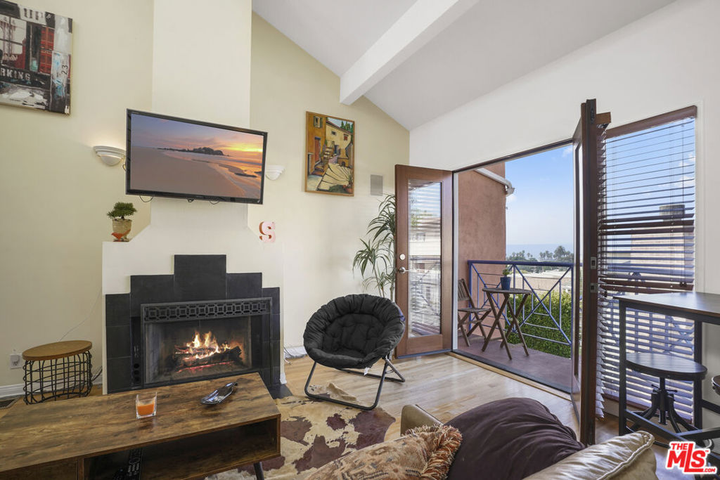 2454 4th Street #5