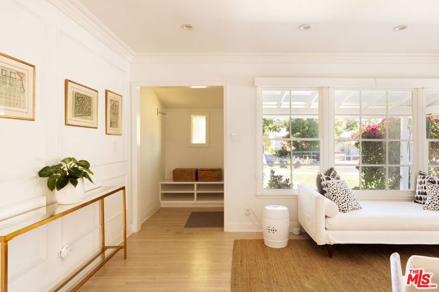 13128 Hartsook Street, Sherman Oaks CA: https://media.crmls.org/mediaz/91c6b639-6467-4ef4-b129-dba6955cafb2.jpg