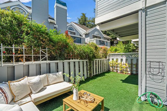 462 Mountain Laurel Court, Mountain View CA: https://media.crmls.org/mediaz/91c79dfd-aeb3-4fe8-8d15-798f333d22b2.jpg