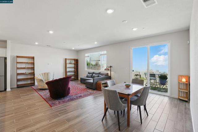 4105 Markovich Ct, Richmond CA: https://media.crmls.org/mediaz/91c7c4c6-f9fc-4847-a852-46d283707449.jpg