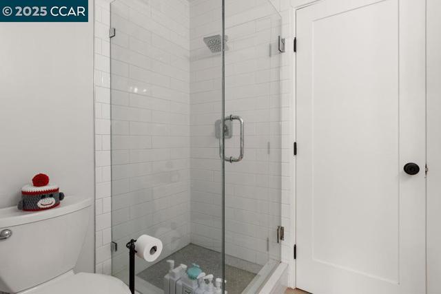 2027 Mohawk Dr, Pleasant Hill CA: https://media.crmls.org/mediaz/91c8985d-828a-4ba3-ab49-9571e6a1b20a.jpg