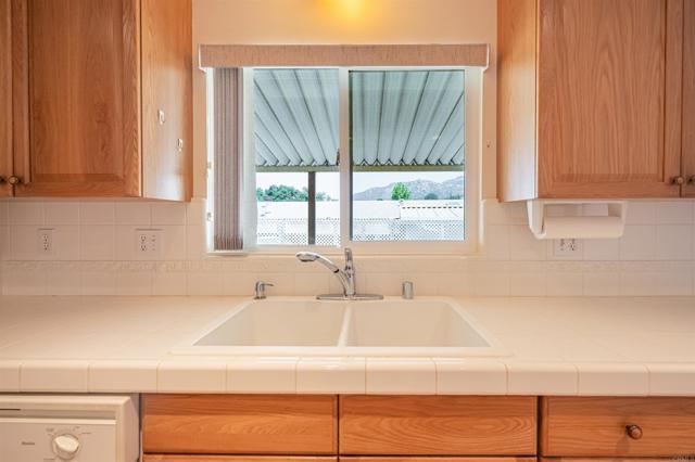 Detail Gallery Image 17 of 49 For 4650 Dulin #119,  Fallbrook,  CA 92028 - 2 Beds | 2 Baths
