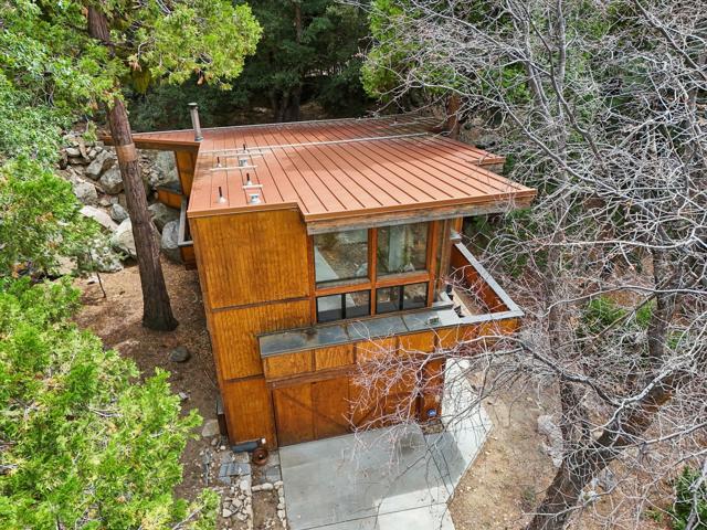 55491 Howland, Idyllwild CA: https://media.crmls.org/mediaz/91c965fc-20bf-43a8-b32b-3c10f15edfd4.jpg