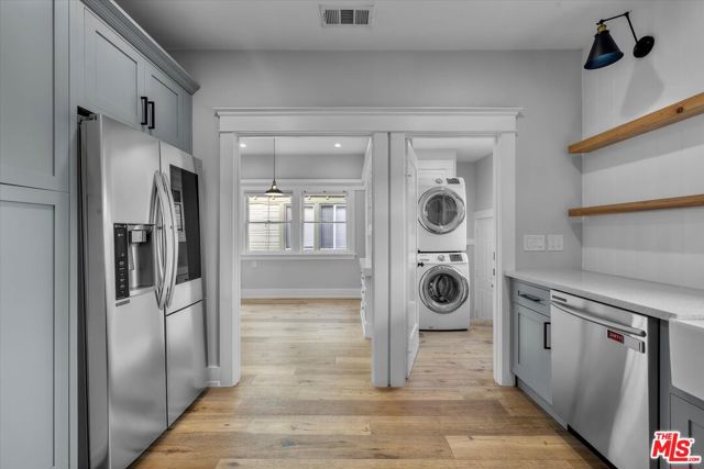 1828 W 43rd Place, Los Angeles CA: https://media.crmls.org/mediaz/91c9719a-0d72-4118-9439-48e099f1bebb.jpg