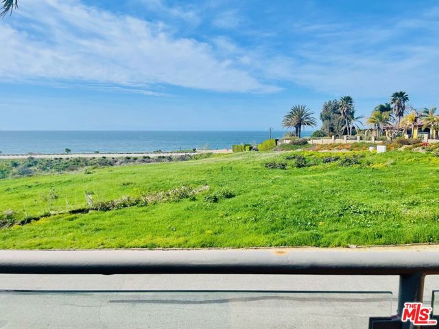 6412 Lunita Road, Malibu CA: https://media.crmls.org/mediaz/91c9a4e3-6ab2-4145-b66f-c1e1086037b4.jpg