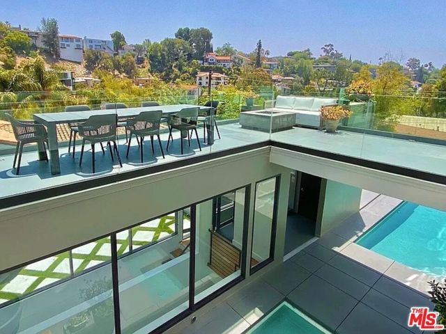 2746 Rinconia Drive, Los Angeles CA: https://media.crmls.org/mediaz/91ca39c5-a95e-4ac7-a6a0-296ca7eadfc6.jpg