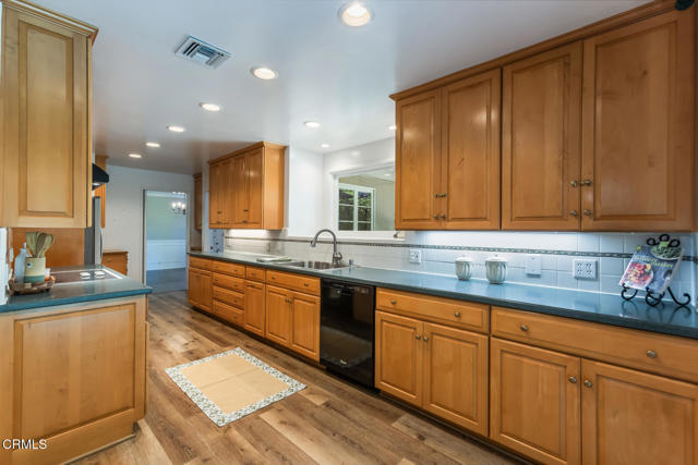 4308 Hayman Avenue, La Canada Flintridge CA: https://media.crmls.org/mediaz/91cabe78-6817-4b87-97dc-a9b2ea2e8725.jpg