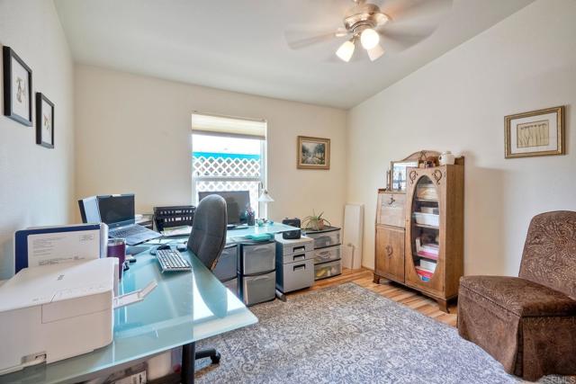 Detail Gallery Image 10 of 39 For 1001 S Hale Ave #2,  Escondido,  CA 92029 - 2 Beds | 2 Baths