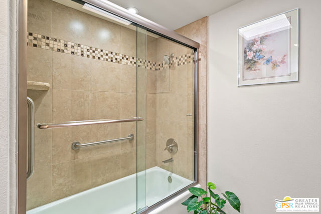 2522 N Whitewater Club Drive #D, Palm Springs, CA 92262