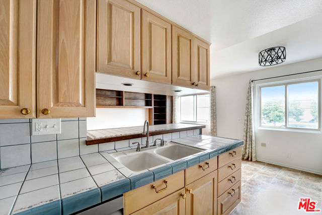 6232 Nita Avenue, Woodland Hills CA: https://media.crmls.org/mediaz/91cb26f1-73bc-42f3-be33-33d1e088cd05.jpg
