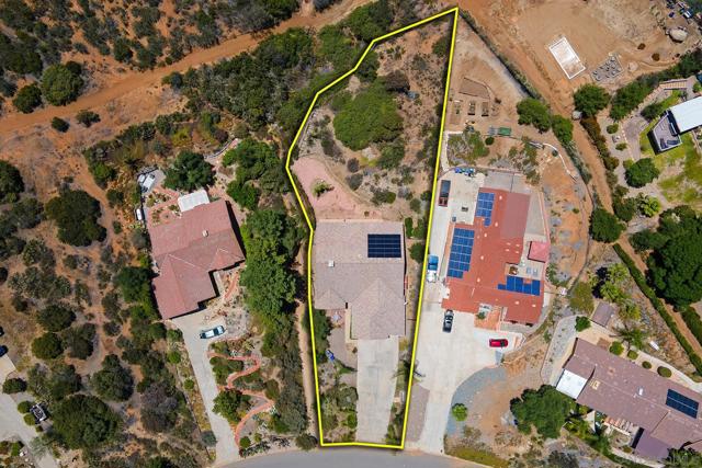 25151 Hereford Dr, Ramona CA: https://media.crmls.org/mediaz/91cbcb1e-b683-49f5-9965-546add442f5e.jpg