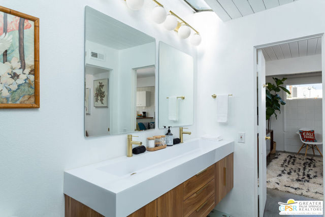 1111 E Palm Canyon Drive, Palm Springs CA: https://media.crmls.org/mediaz/91ccb575-50e1-4a0f-a79d-0fd0f407d54d.jpg