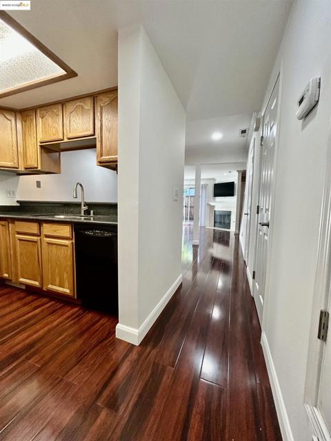 5333 Park Highlands Blvd, Concord CA: https://media.crmls.org/mediaz/91ceee02-e05c-4048-bcee-d335e297e7aa.jpg