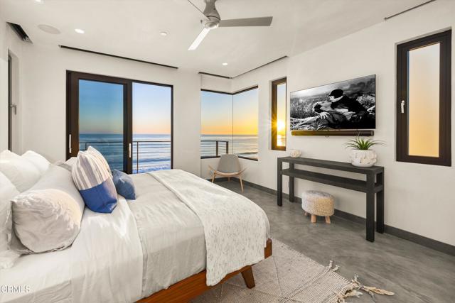 6768 Breakers Way, Ventura CA: https://media.crmls.org/mediaz/91cf5fed-0e66-4335-8ee5-3817c6a8d79b.jpg