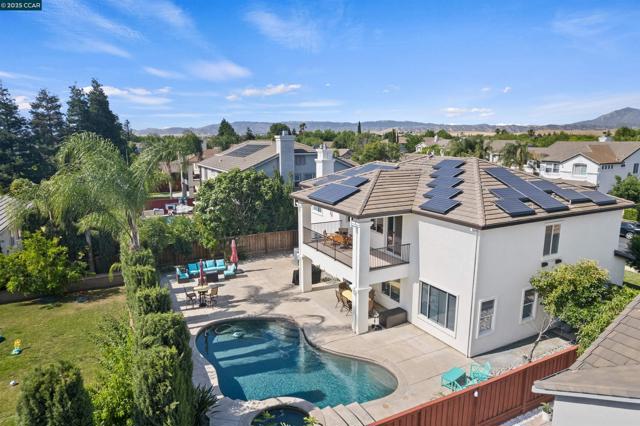 1840 Tanglewood Ln, Brentwood CA: https://media.crmls.org/mediaz/91cf8e24-e4cd-4485-abab-88e4d97f7f40.jpg