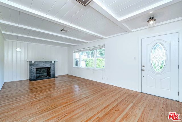 5353 Don Pio Drive, Woodland Hills CA: https://media.crmls.org/mediaz/91cfa649-d448-421f-b20d-8979d209fef4.jpg