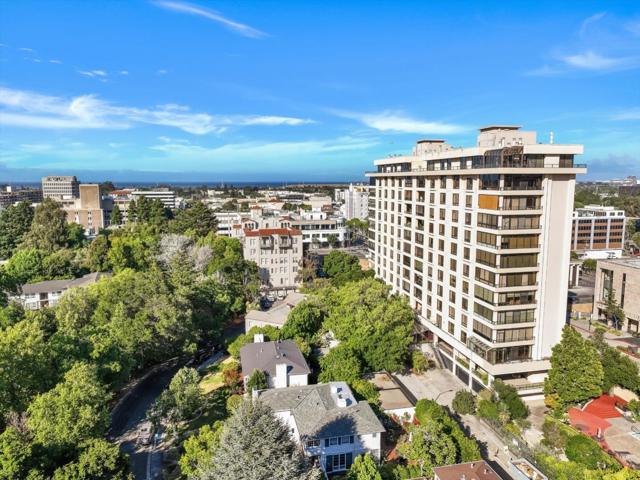 40 W 3rd Avenue, San Mateo CA: https://media.crmls.org/mediaz/91d0321f-b2d8-47e4-8171-442f02f25d5f.jpg
