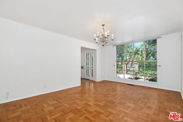 517 N Elm Drive, Beverly Hills CA: https://media.crmls.org/mediaz/91d05a71-b669-4fb8-932f-2877ad66bf32.jpg