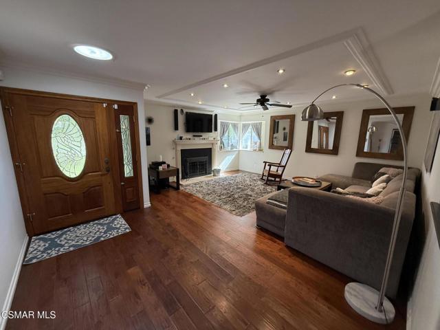 2340 Aldrich Circle, Thousand Oaks CA: https://media.crmls.org/mediaz/91d06688-6156-4c27-bbb4-5e6d8401bdc5.jpg